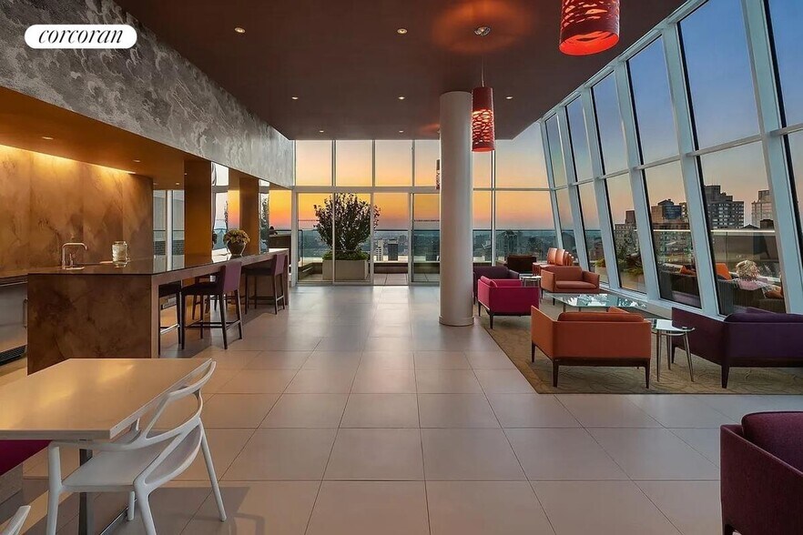 Building Photo - 322 W 57th St