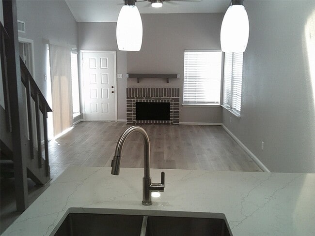 Building Photo - 13427 Garden Grove