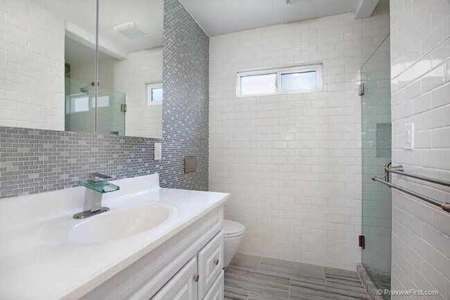Building Photo - 3739 Ocean View Blvd
