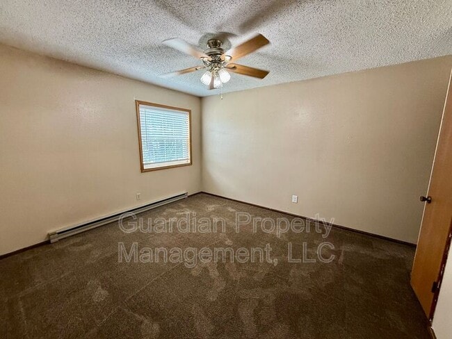 Building Photo - 1010 N Walnut St