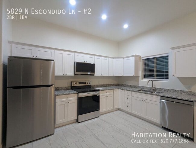 Building Photo - 5829 N Escondido Ln