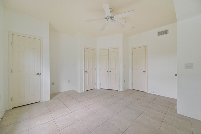 Building Photo - **ESTERO PRIME LOCATION ~ Top Floor 2/2 Co...