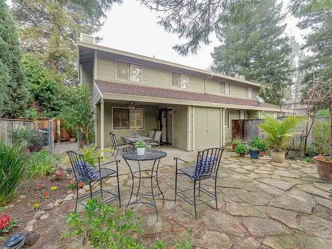 Building Photo - Gorgeous 3 Bedroom in Desired Park West Community