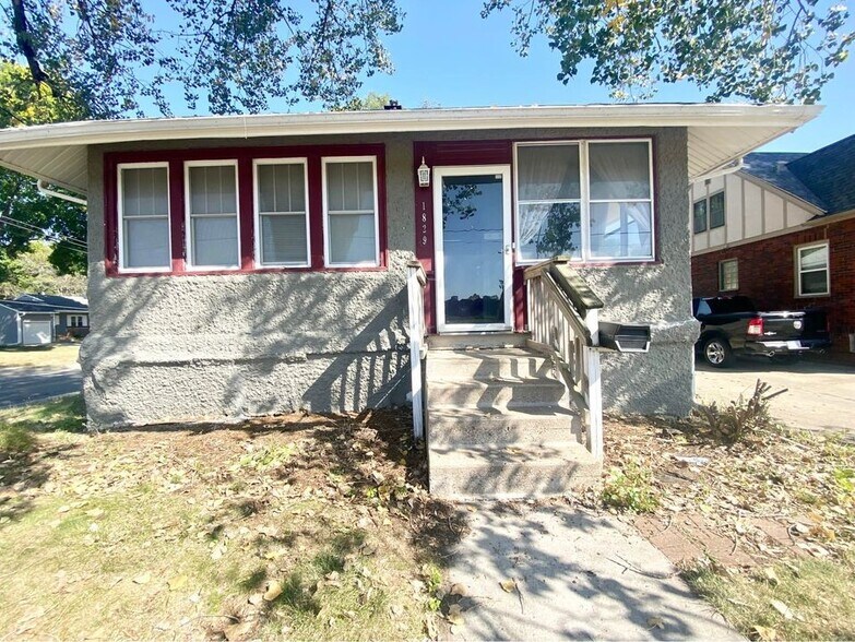 Building Photo - 1829 48th St