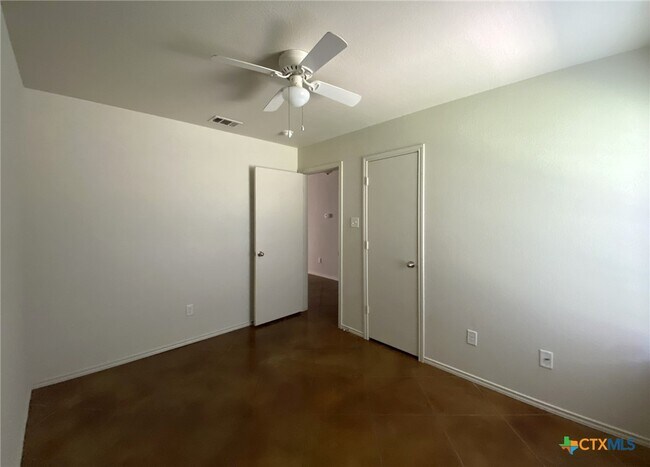 Building Photo - 6408 Temora Loop