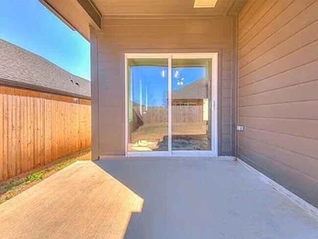 Building Photo - 11709 SW 47th St