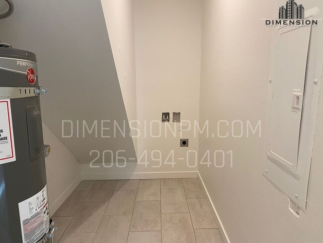 Building Photo - 426 S 60th St
