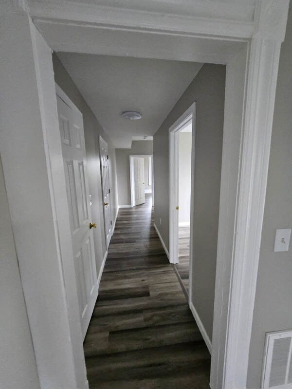 Building Photo - 123 Walnut St