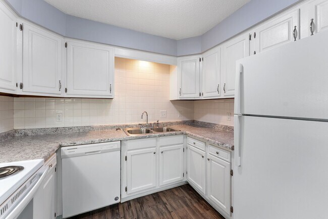 Building Photo - 3201-3207 Schuetzen Ln
