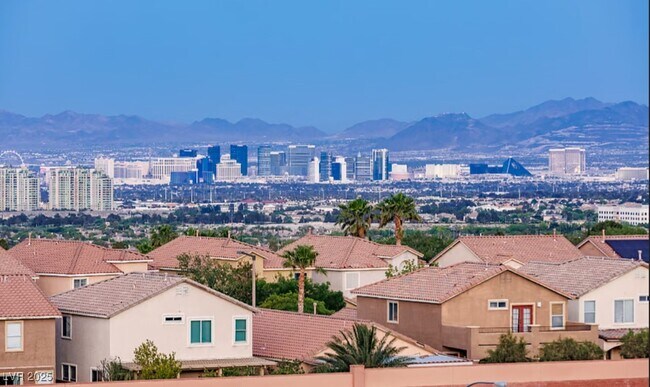 Building Photo - 600 Carriage Hill Dr