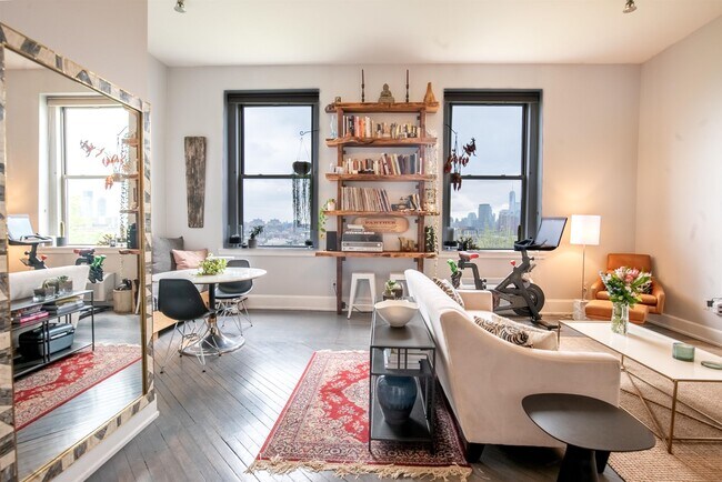 Building Photo - 154 Ogden Ave.