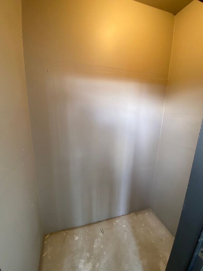 Building Photo - 4245 Hawthorne Ave NE