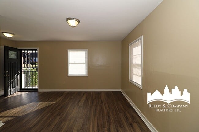 Building Photo - Gorgeous Two-Story White House with Bonus Room