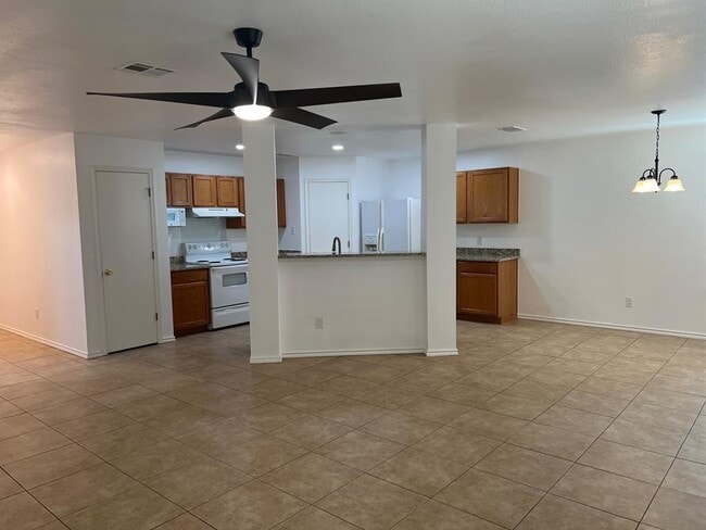 Building Photo - 18121 Skysail Dr