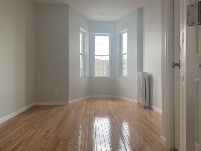 Building Photo - 1619 Palisade Ave