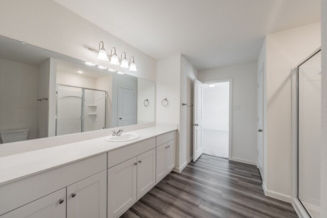 Building Photo - Like new 4 bedroom 2.5 bath in Villages of...