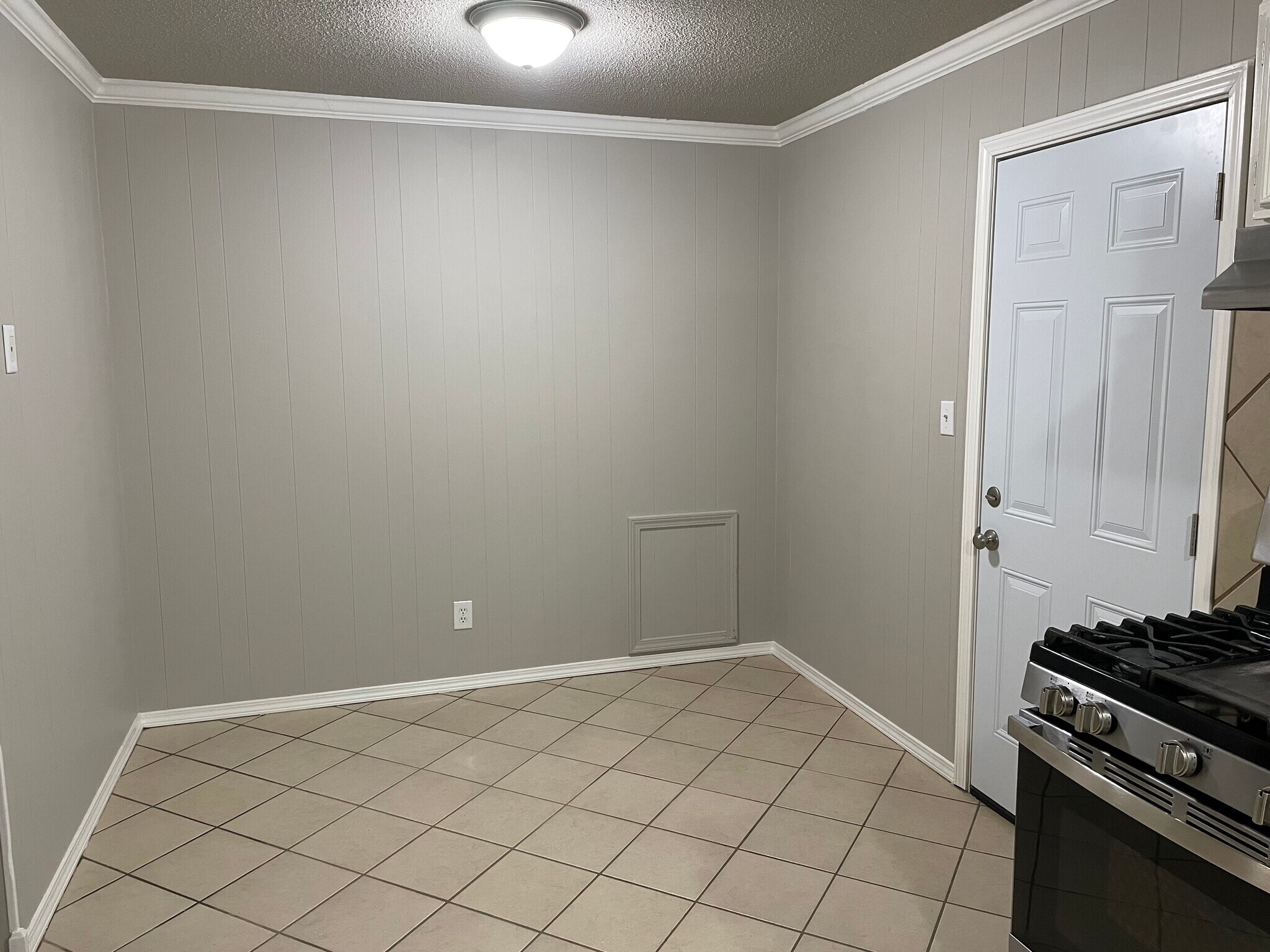 Dining room - 1185 N Double Springs Rd