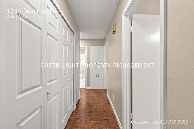 Building Photo - 1217 Walker Dr