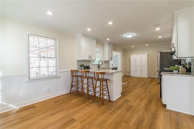 Building Photo - 905 Tanglewood Trail