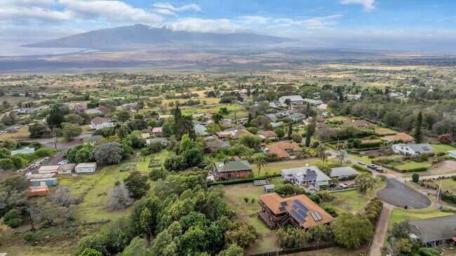 Building Photo - Fully Furnished 4BR in Kula. Garage, Bonus...