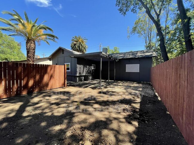 Building Photo - 2030 Humboldt Rd