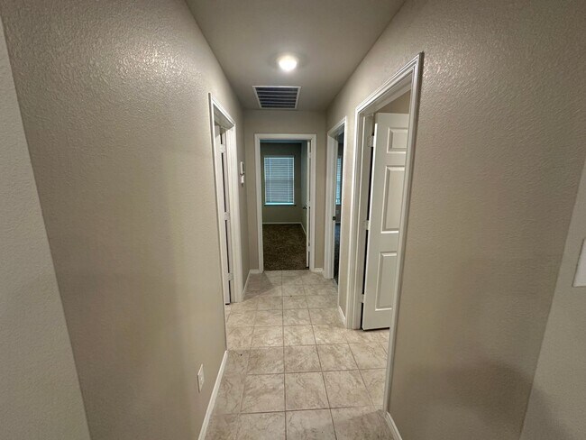 Building Photo - 5108 Karen Grn Dr