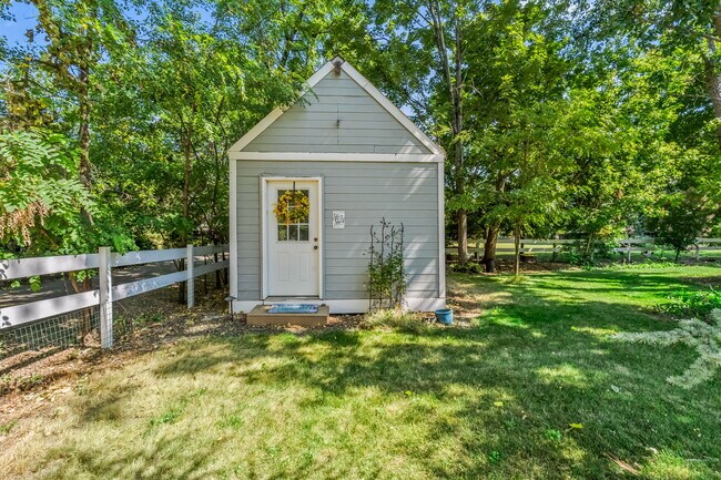 She Shed - 2971 Mumbarto Ave