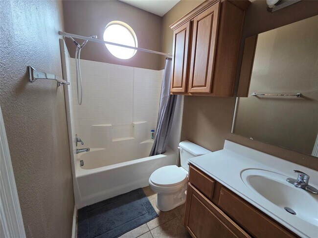 Building Photo - 305 Holleman Dr E