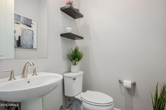 Building Photo - 11353 N Luckenbach St