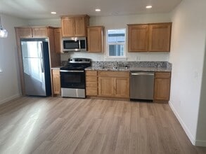 Building Photo - 1316 NE 7th St