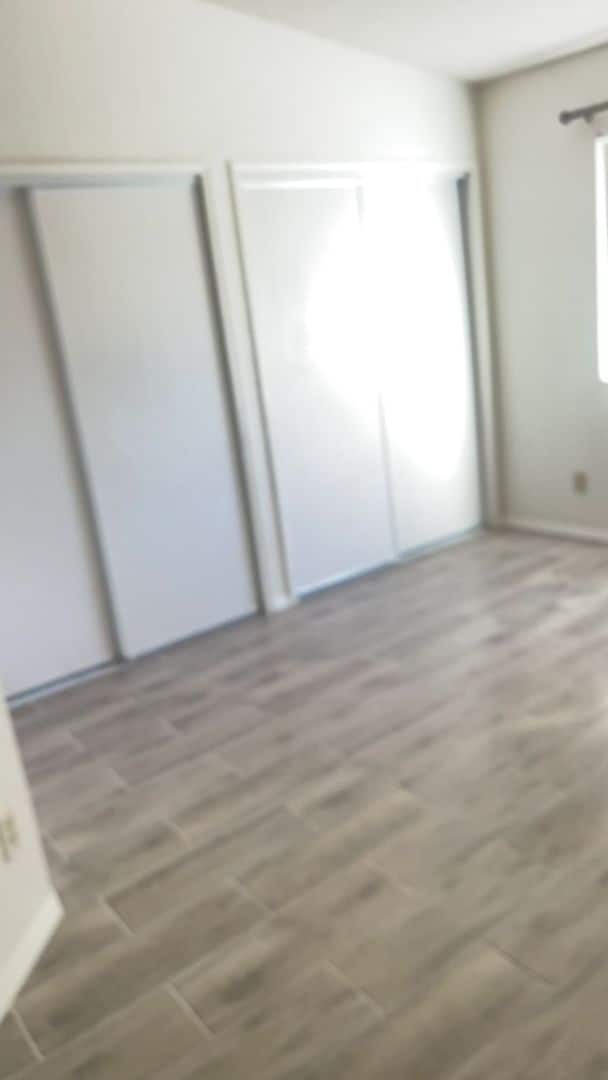 Building Photo - 2210 S Iris Dr