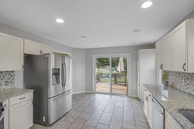 Building Photo - 22 Brown Cir