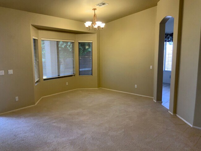 Building Photo - Great home on quiet cut-de-sac