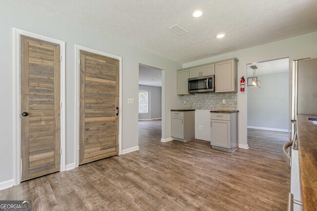 Building Photo - 5458 Winslow Crossing N