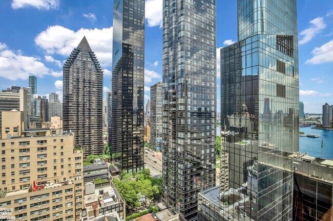 Building Photo - Open city View