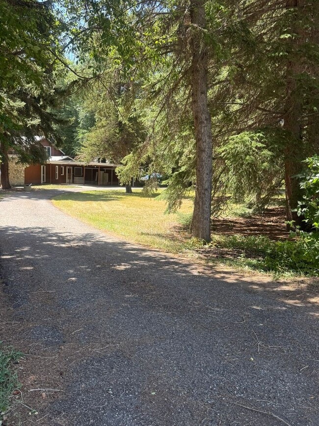 Building Photo - 9 Elkhorn Ln