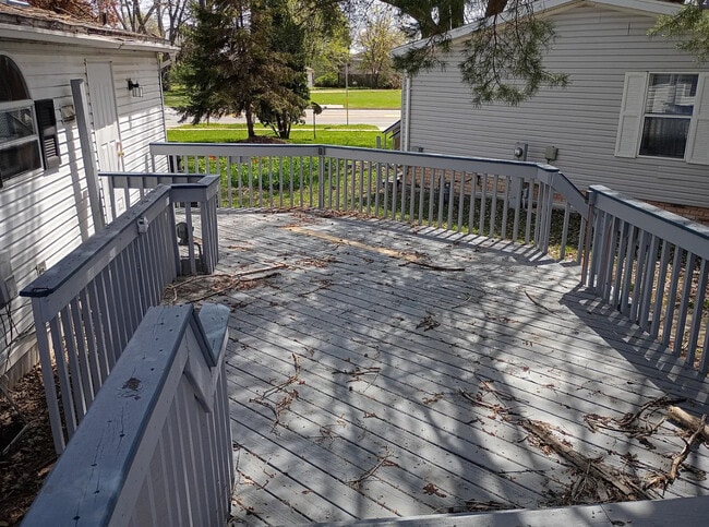 Building Photo - Dutch Mill Homes