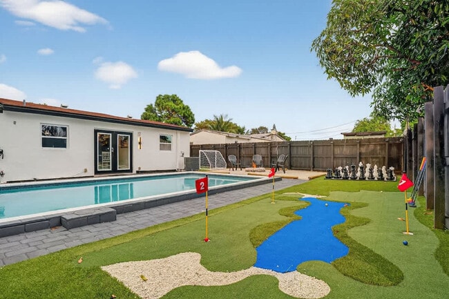 Building Photo - 6660 Custer St