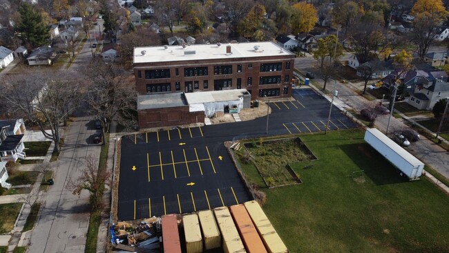 Building Photo - 1030 S Holmes St
