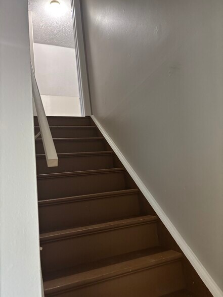 Building Photo - 1602 Vilardo Ln