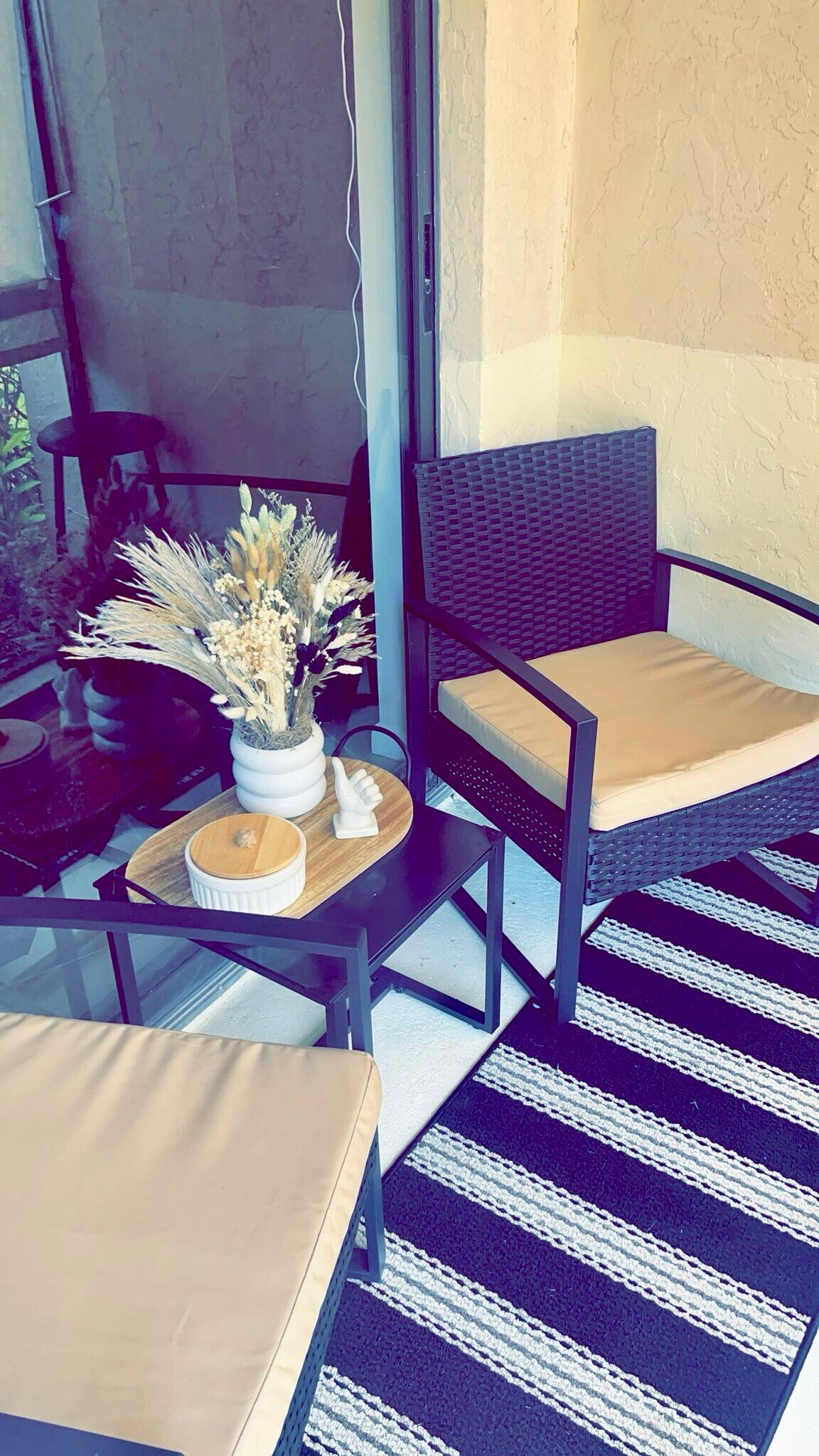 Patio for relaxation - 1985 NE Collins Cir