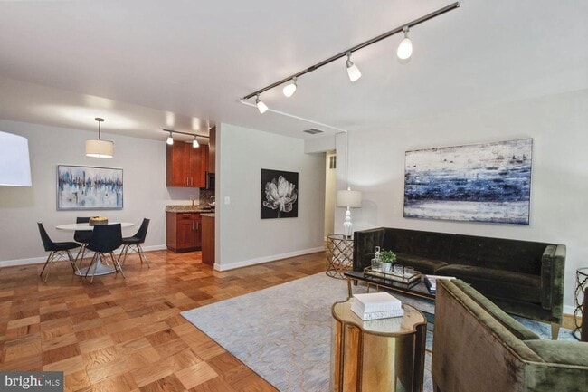 Building Photo - Beautiful 1BR/1BA in Downtown Bethesda. Al...