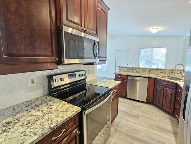 Building Photo - 341 Bayshore Dr