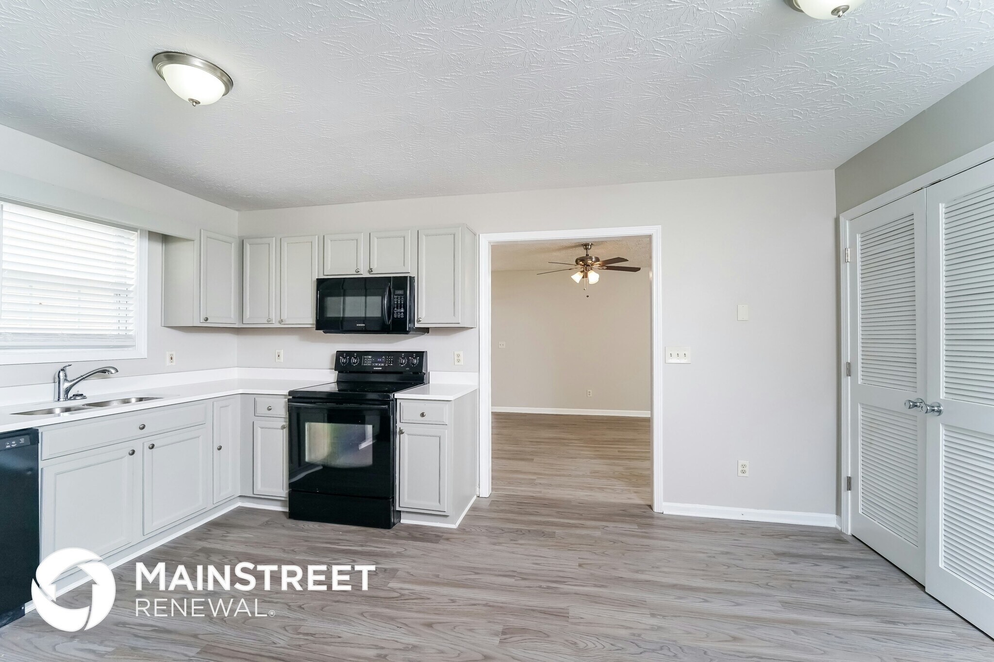 Building Photo - 6905 Wood Rd