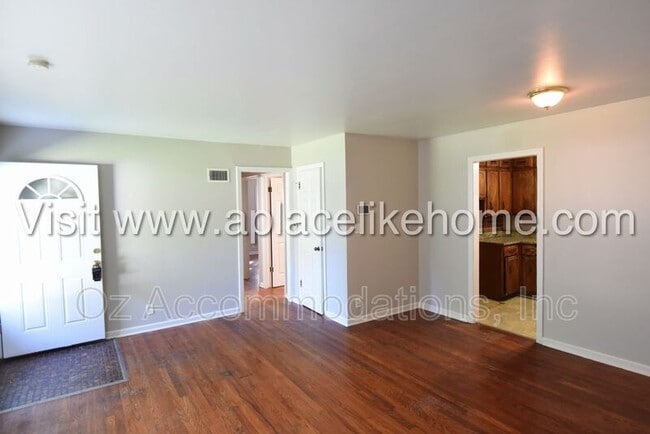 Building Photo - 8918 E 74th St