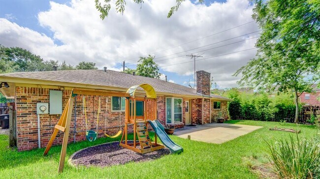 Building Photo - 10622 Sapling Way