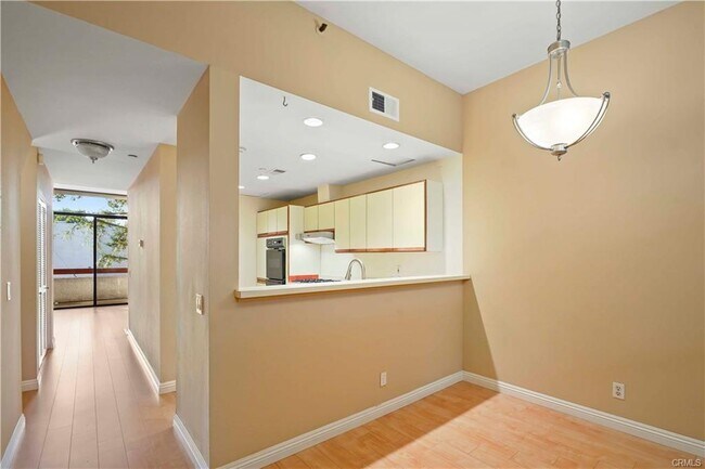 Building Photo - 500 E Del Mar Blvd