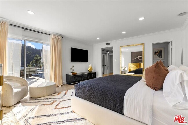 Building Photo - 1650 Clear View Dr