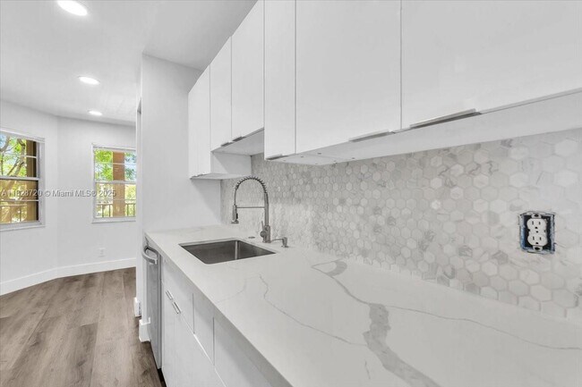 Building Photo - 1201 SW 128th Terrace