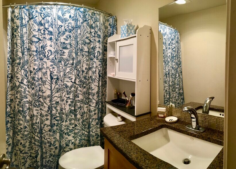 Bathroom - 3045 20th Ave W